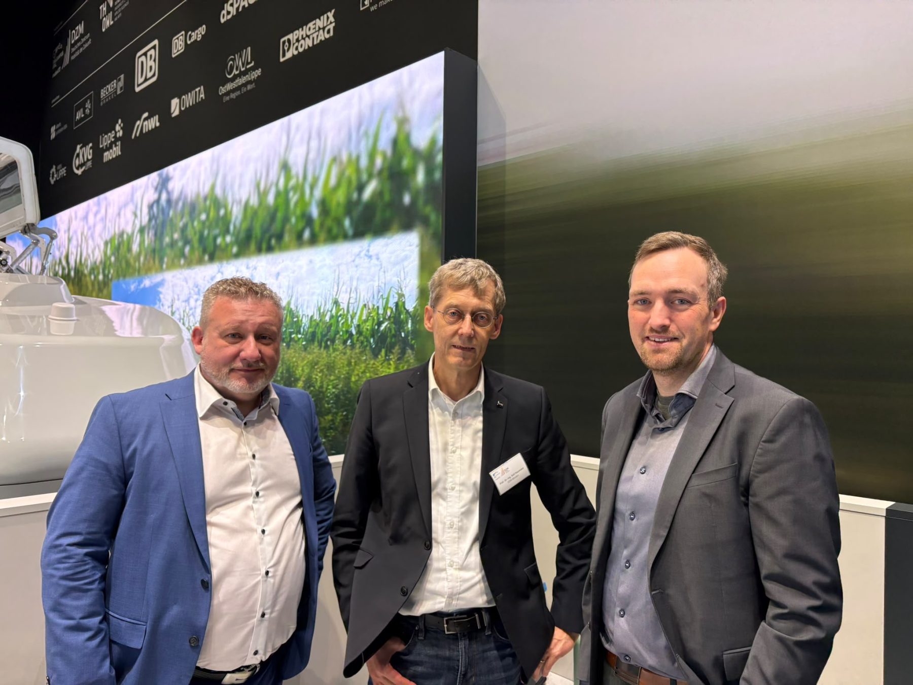 Besuch des Ministers am MonoCab Stand
