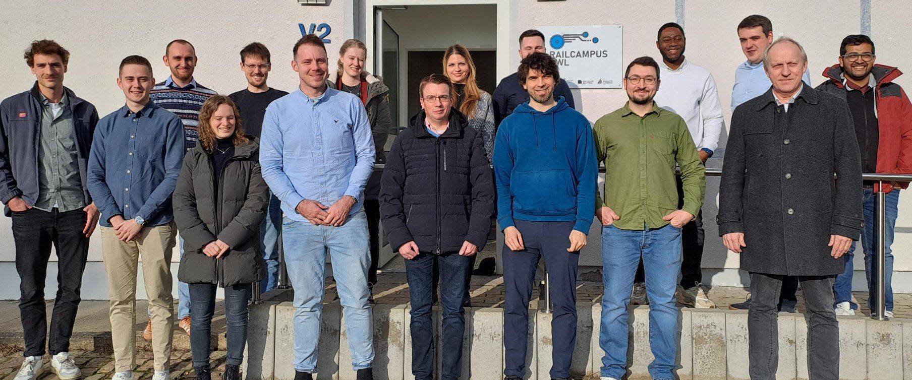 Meilensteintreffen mit Intelligenter Regelung und Digitalem Zwilling