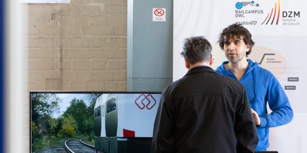 Die vier Standorte des Deutschen Zentrums Mobilität der Zukunft präsentieren gemeinsam auf dem UITP Summit 2025 in Hamburg