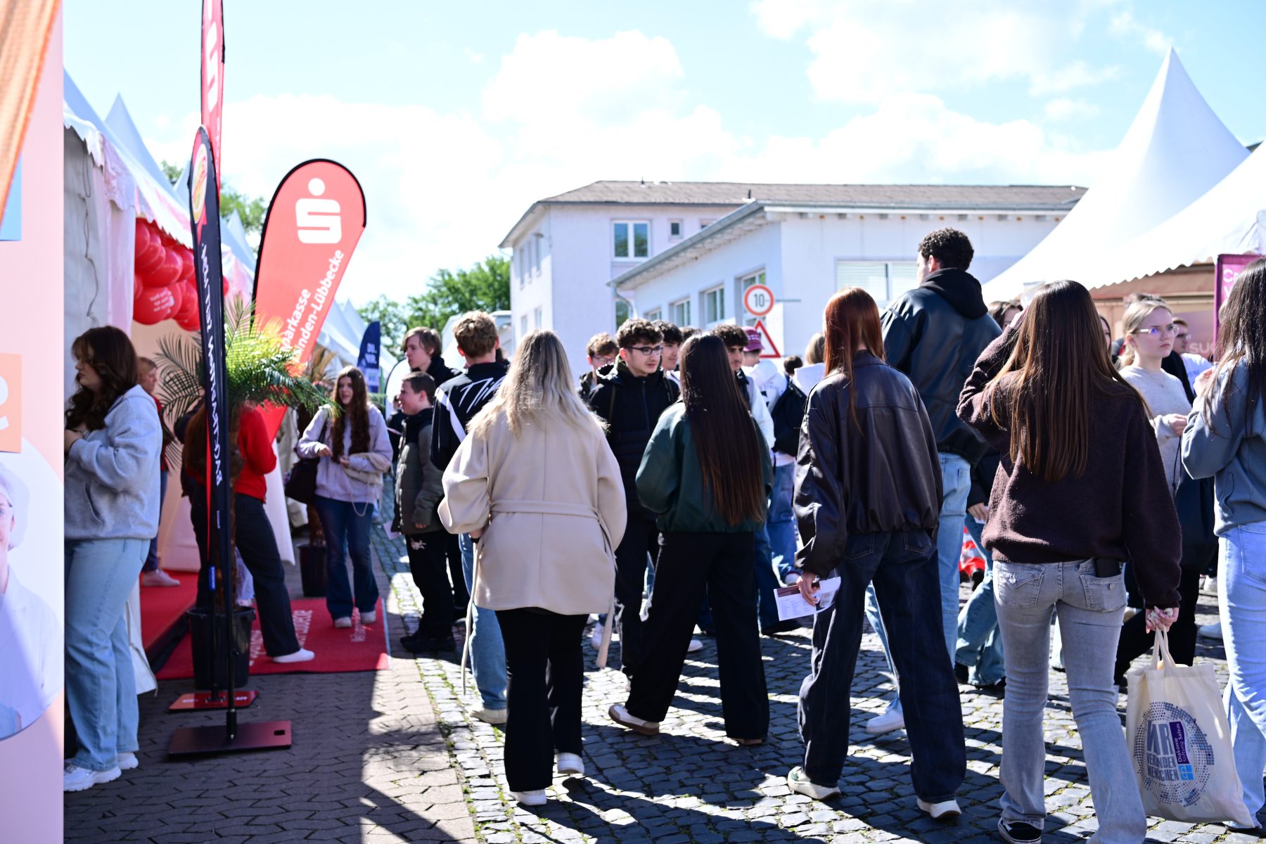 Viele Menschen auf der Azubi Vibes 2026