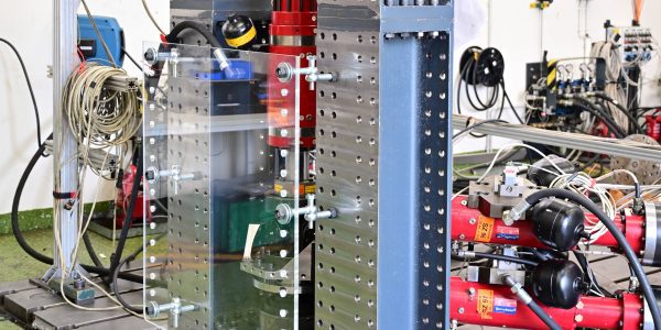 Prüfstand für Gummi-Metall-Federn: Baustein für die automatisierte Instandhaltung