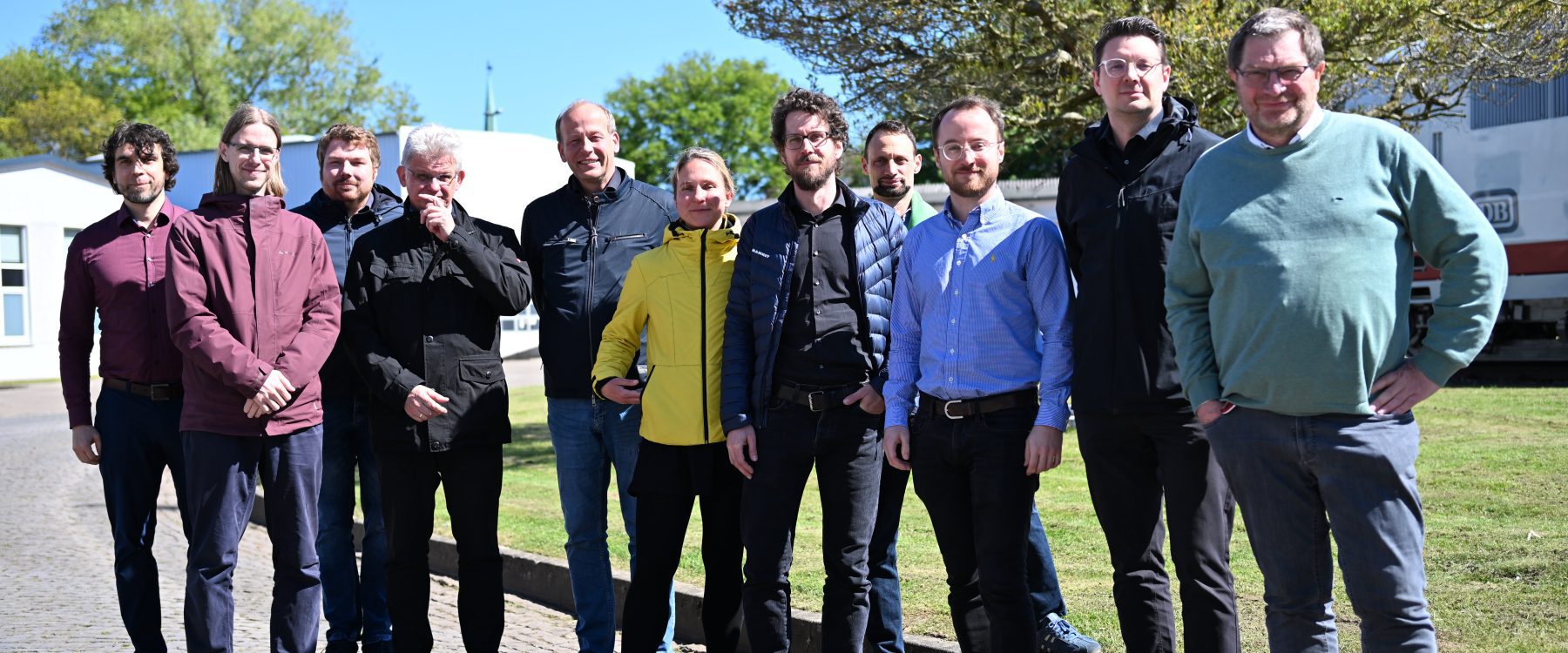 Besuchende des Arbeitskreises innocam.NRW zu Besuch am RailCampus in Minden