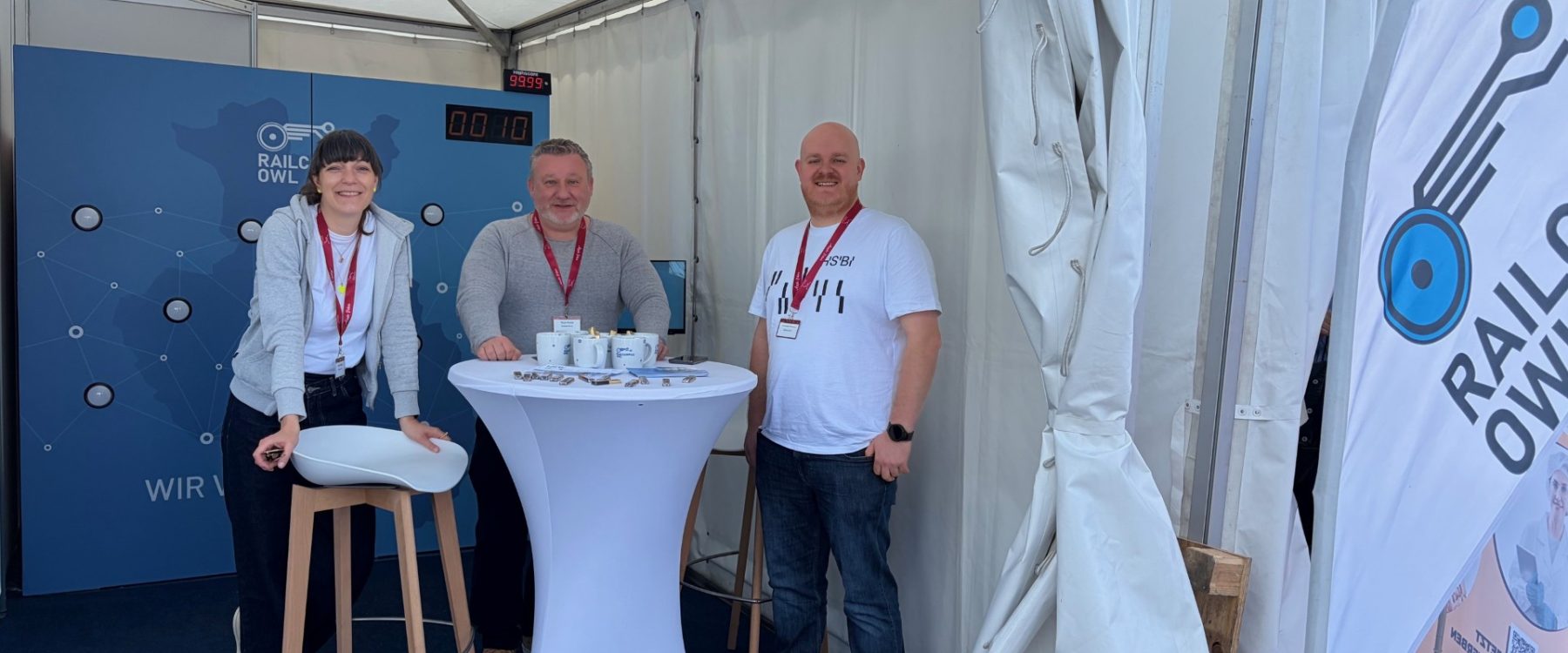 Das Messeteam präsentiert den RailCampus OWL e.V.