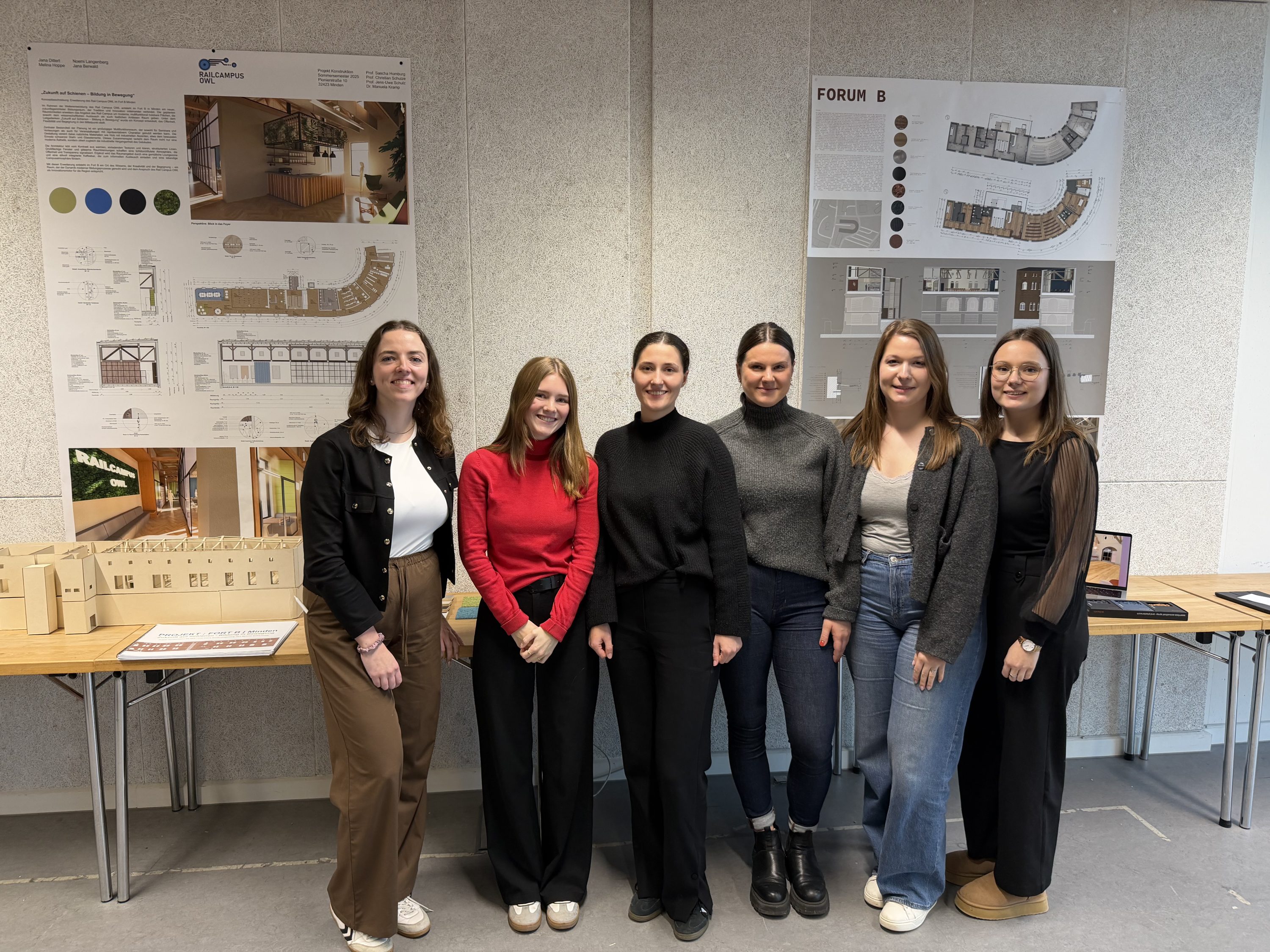 Die Vortragenden präsentieren ihre Entwürfe